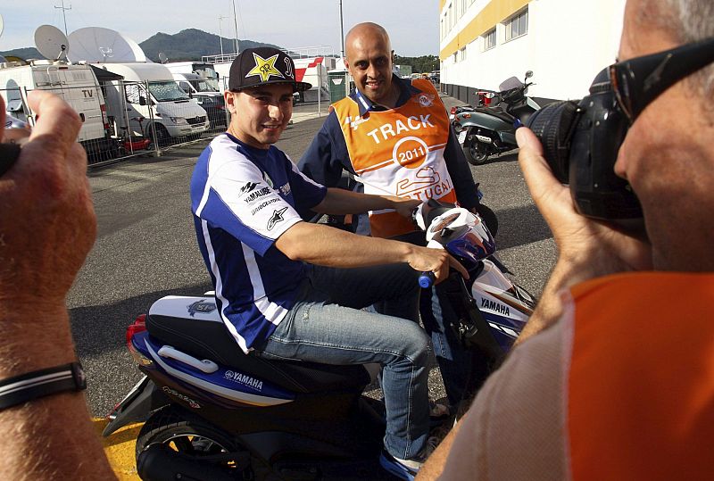 Lorenzo antes de que comenzasen los libres del viernes.