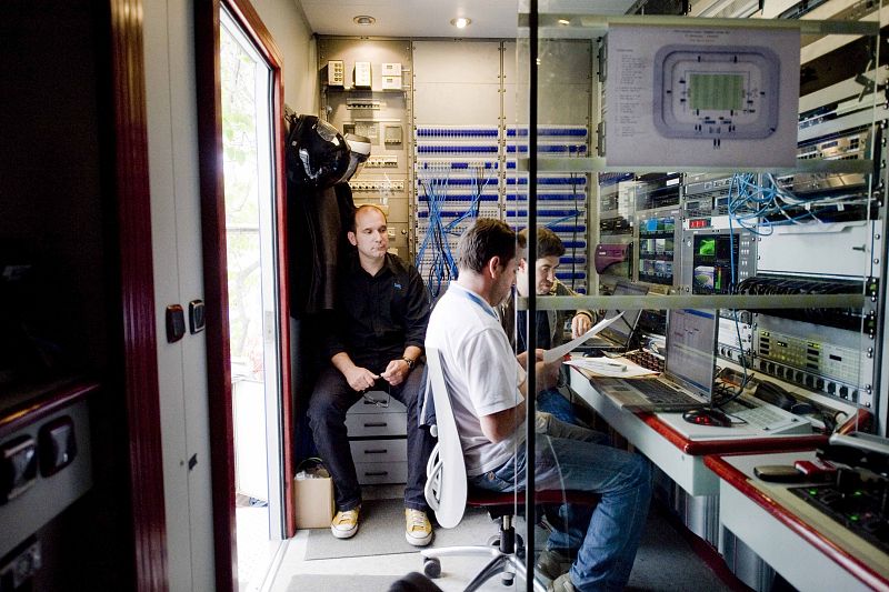 Els darrers detalls abans de començar la retransmissió