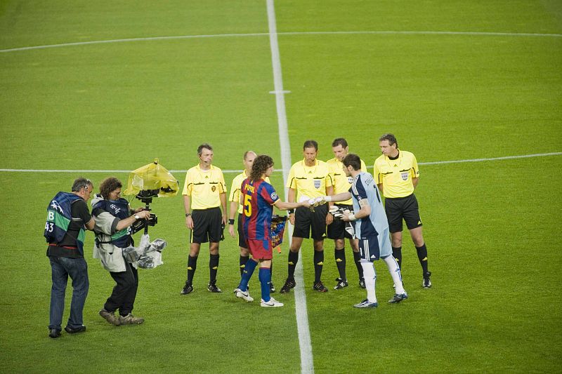 Moneda en l'aire i tria del camp entre els capitans