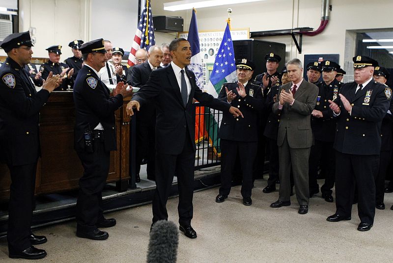 Obama en la comisaría de policía de Nueva York