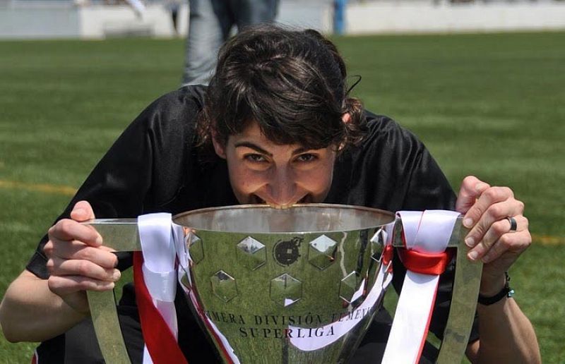 El Rayo Vallecano femenino ha conseguido el título de la Superliga 2010-2011.