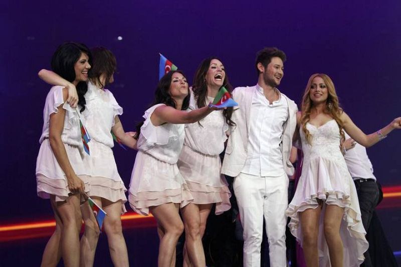 Ell y  Nikki de Azerbaiyán celebrando su pase a la Final