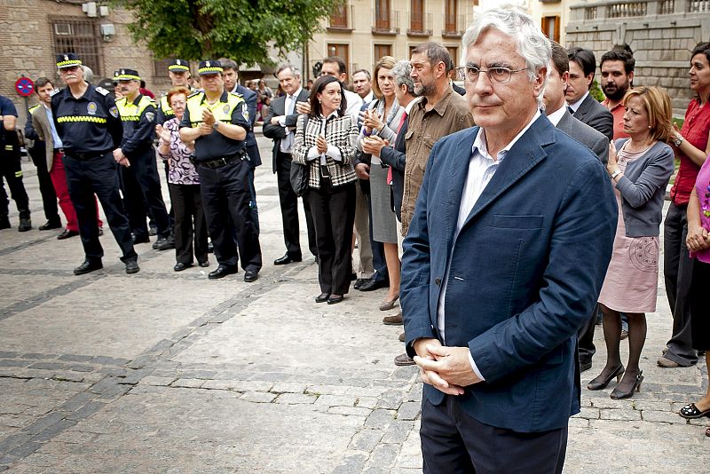 MINUTO DE SILENCIO POR LAS VÍCTIMAS DEL TERREMOTO DE LORCA