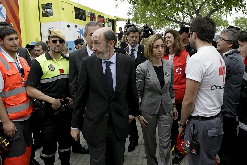 Rubalcaba y Chacón durante su visita a Lorca, tras el terremoto