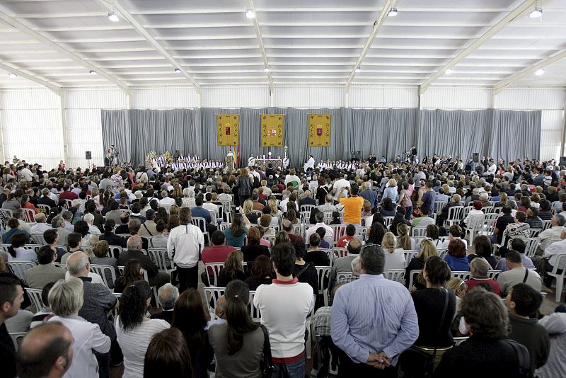 El obispo de Cartagena, José Manuel Lorca Planes, ofició hoy el funeral por la víctimas del terremoto