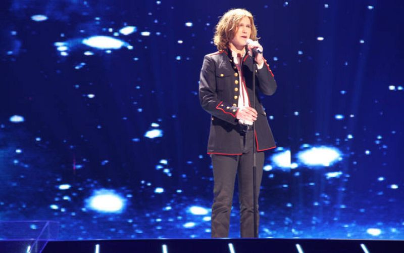  El francés Amaury Vassili canta "Sognum".