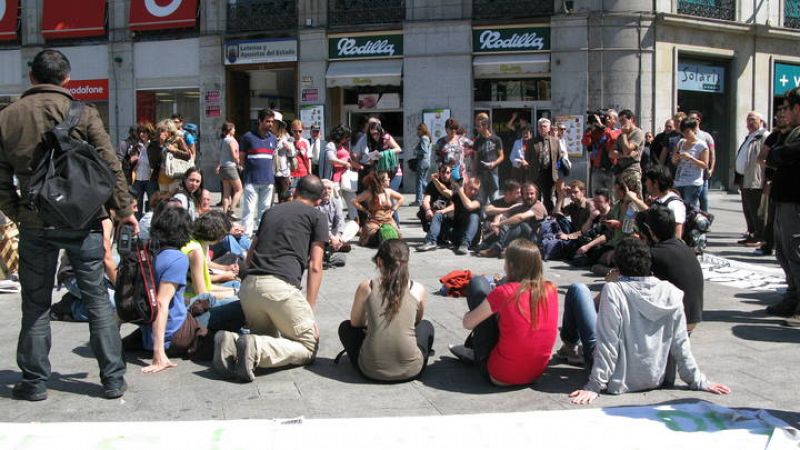 Cada cuatro horas hacen asambleas para organizarse y debatir los pasos a seguir, así como también para informar a la ciudadanía de sus objetivos