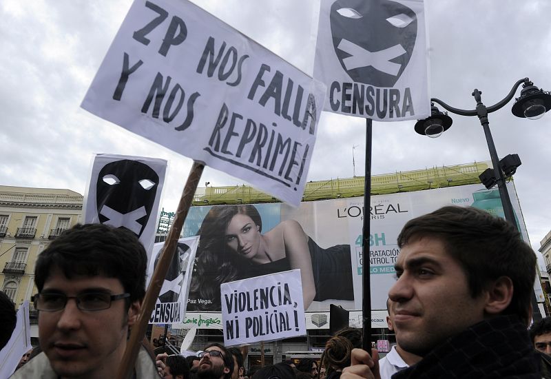 En los mensajes se podía leer reproches a todos los partidos políticos y al presidente del Gobierno