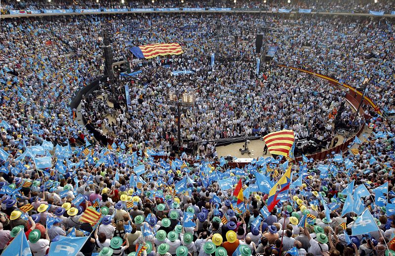 MITIN DEL PP EN LA PLAZA DE TOROS DE VALENCIA