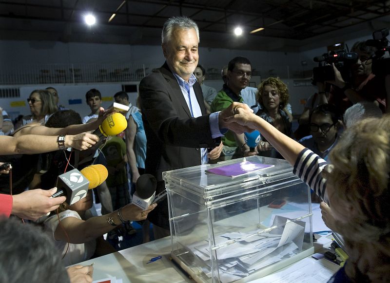 GRIÑÁN VOTA EN MAIRENA DEL ALJARAFE (SEVILLA)