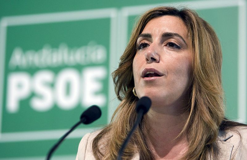 La secretaria de Organización del PSOE-A, Susana Díaz, durante la primera rueda de prensa que ha ofrecido en la sede regional de partido.