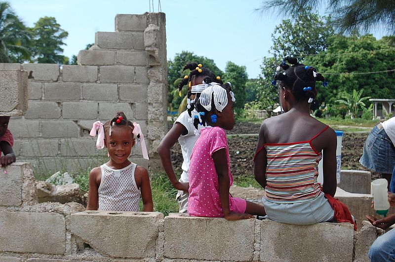 Niñas en Léogane