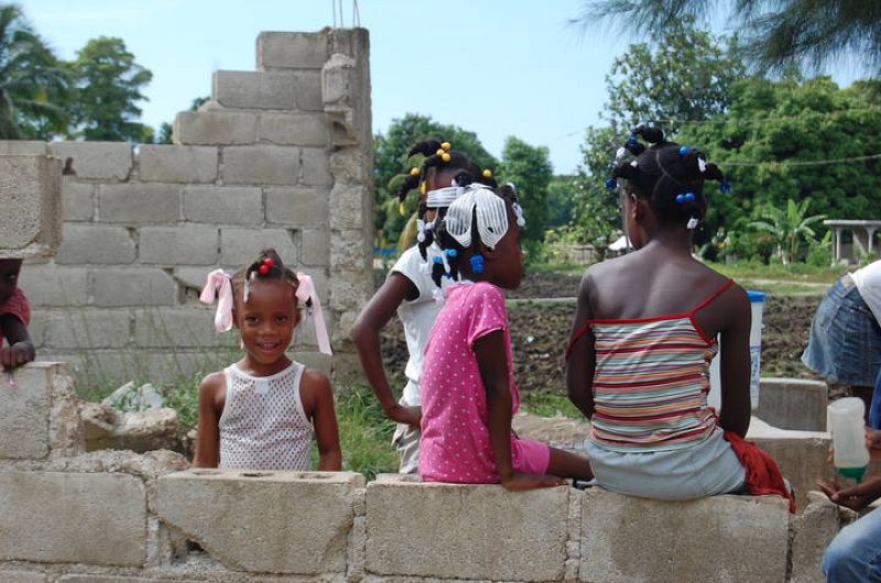 Niñas en Léogane
