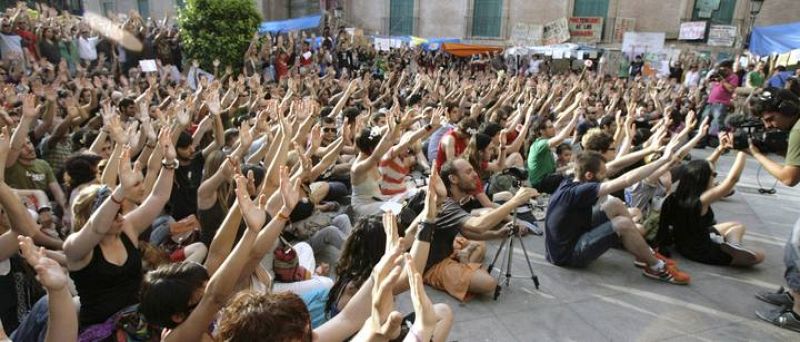 Más de 500 personas se concentraron en la acampada que el Movimiento 15M mantiene en la Glorieta de España, en Murcia