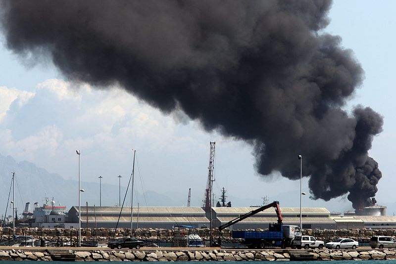 El puerto de Gibraltar ha sido evacuado por temor a una segunda explosión