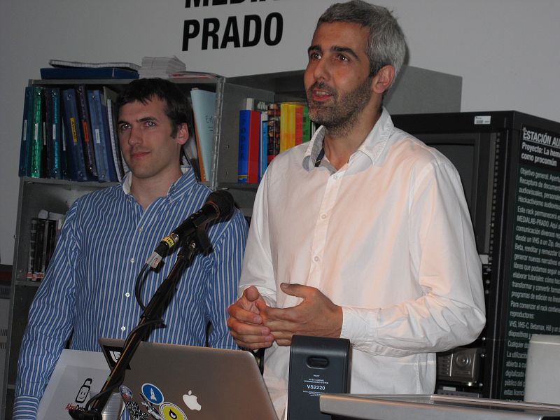 Francesc Masana y Ricard Espelt, dos de los miembros del equipo del proyecto 'Aquí os quedáis', segundo premio de Abredatos 2011
