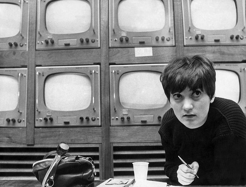 Pilar Miró, en un control de estudio.