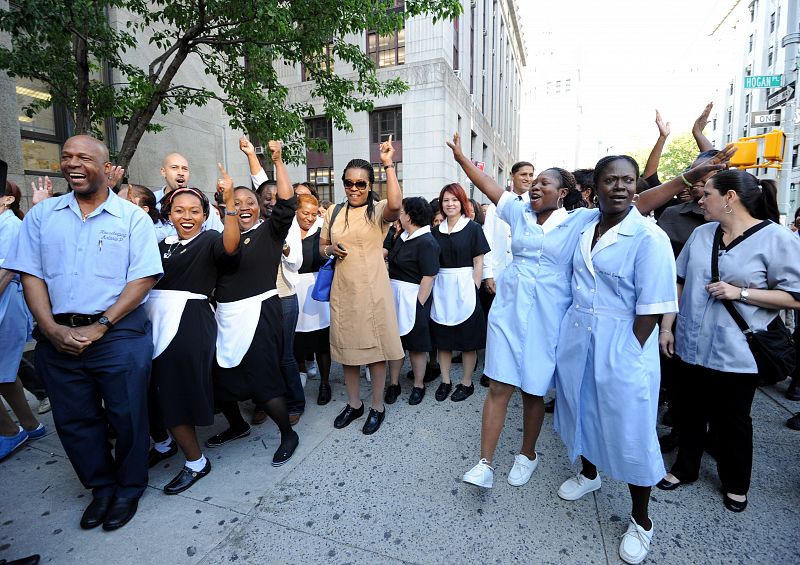 Miembros del sindicato de trabajadores de hotel de Nueva York, ante el tribunal.