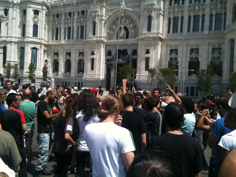 Protesta de 'indignados' ante el Ayuntamiento de Madrid