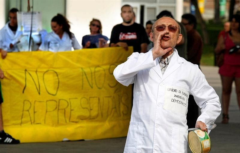 Protesta frente al Ayuntamiento de Benidorm (Alicante)