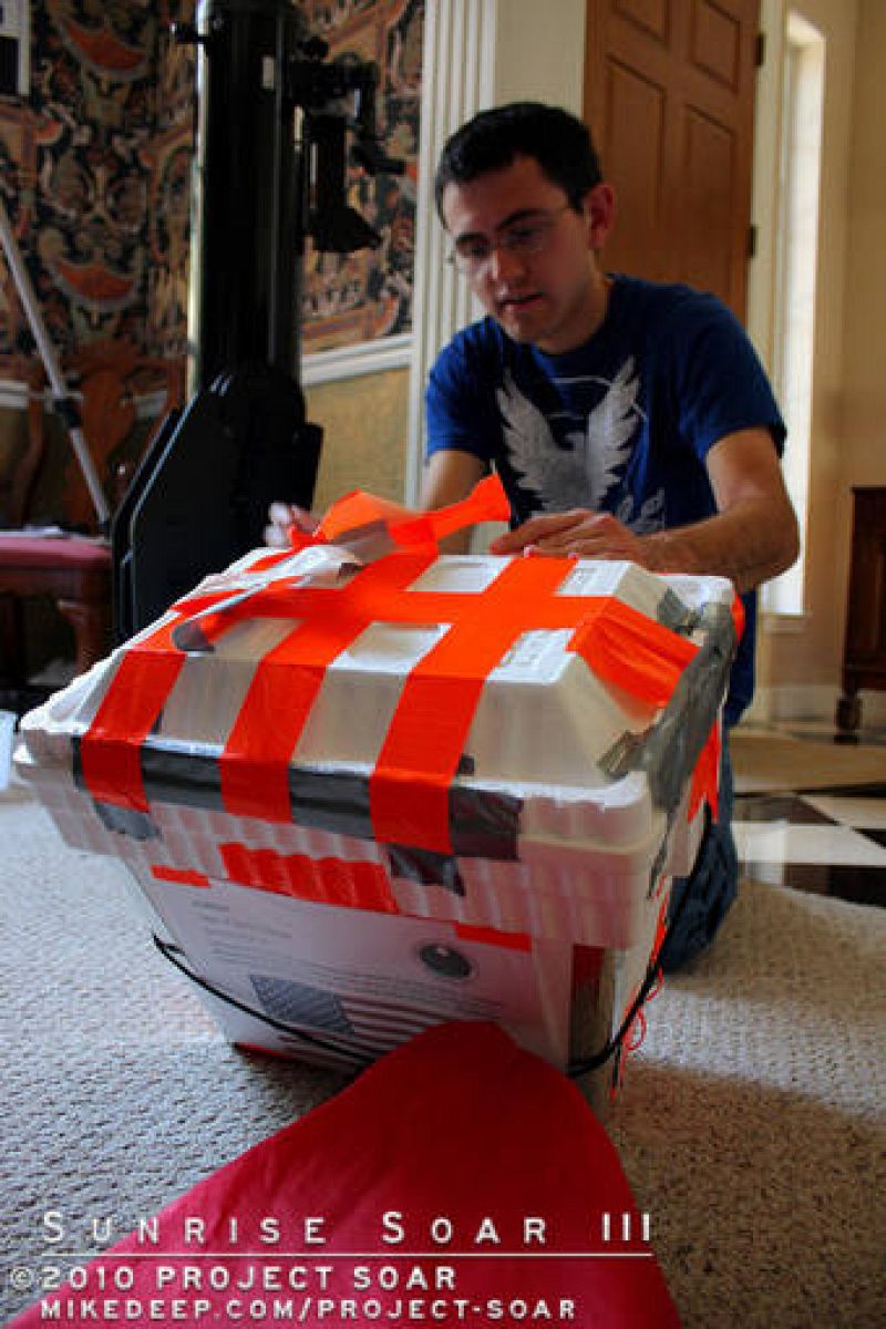 Las cajas tienen que estar muy protegidas para que no se rompa la cámara ni el material que llevan en su interior