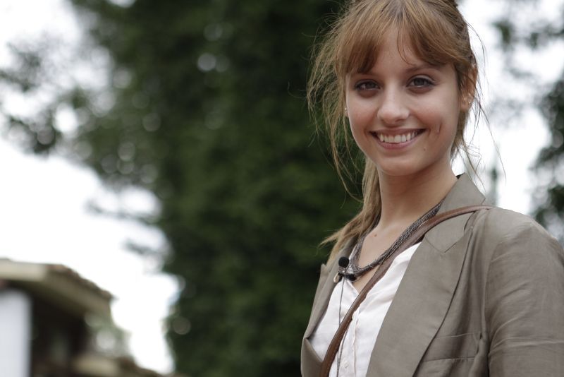 En movimiento con - Michelle Jenner visita la Asociación Mensajeros de la Paz