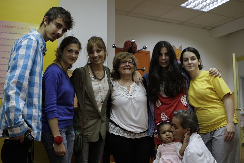 En movimiento con - Michelle Jenner visita la Asociación Mensajeros de la Paz