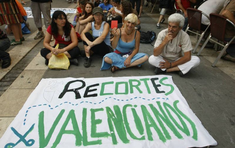 CONCENTRACIÓN ANTE LAS CORTES VALENCIANAS