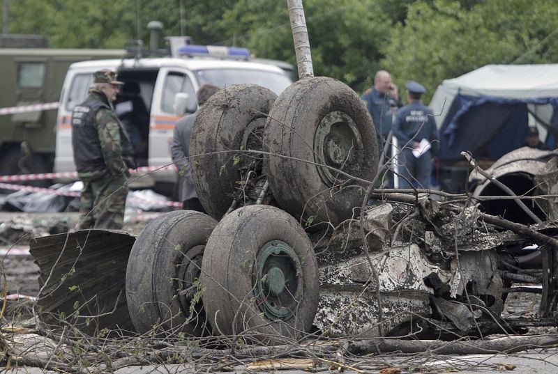 El tren de aterrizaje del Tupolev ha quedado prácticamente entero