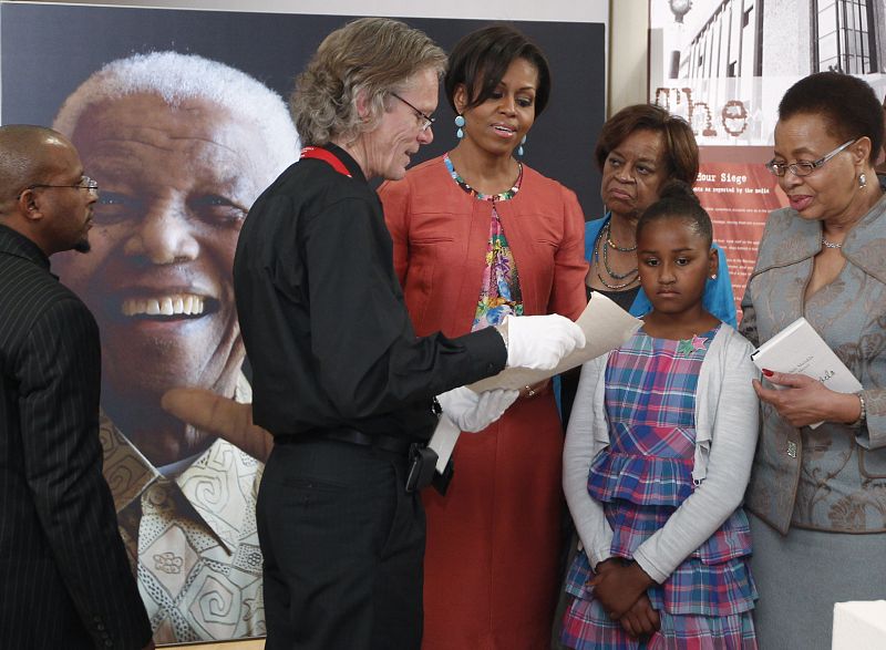 La primera dama estadounidense ha felicitado a la Fundación Nelson Mandela por su trabajo.