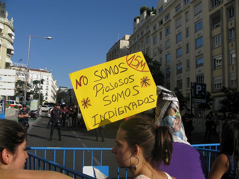 Una de los muchos lemas que se han exhibido durante la concentración ante el Congreso