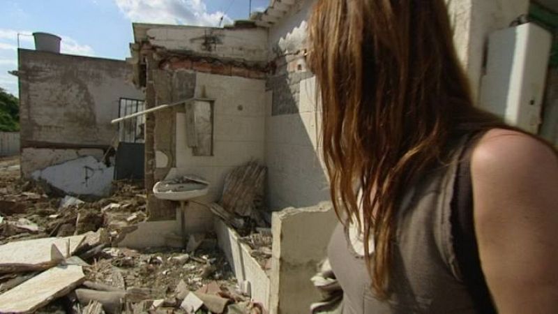 La casa de una de las protagonistas del reportaje ha quedado destrozada