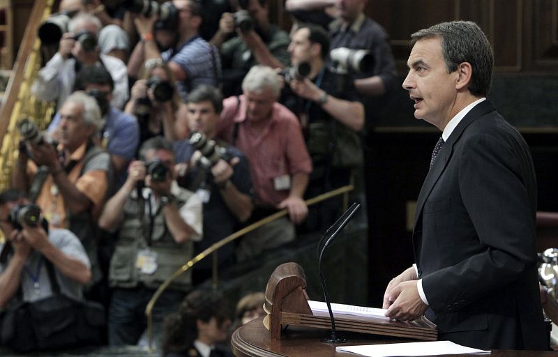 Zapatero: "Se hacen todas las reformas necesarias, pero no a costa de quebrar nuestros consensos básicos y los derechos sociales"