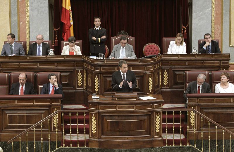 Zapatero: "Podemos discrepar con algunas de las propuestas del 15M pero debemos respetarlas. Nuestra democracia es perfectible"