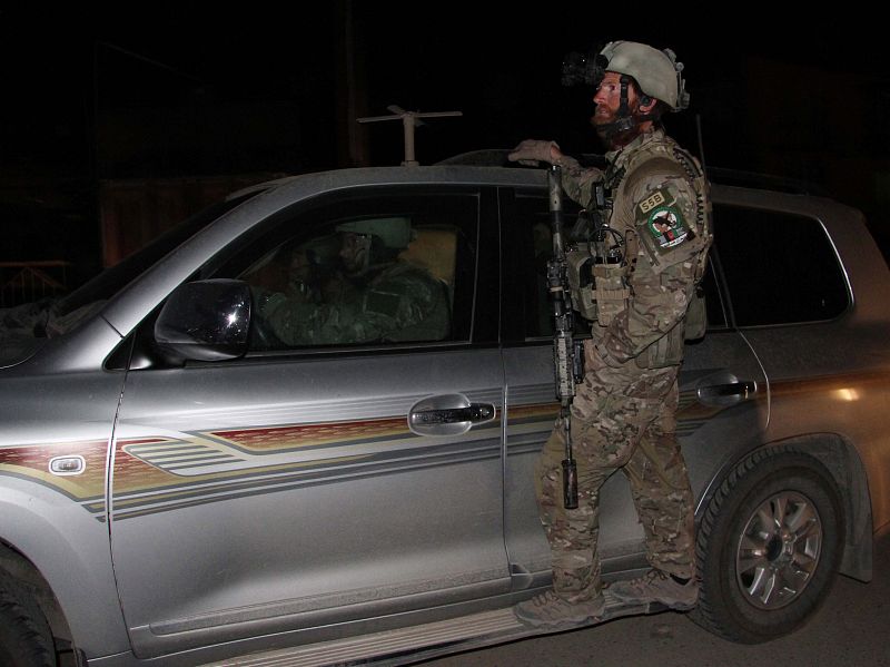 Comandos de seguridad afganos llegan a las instalaciones del hotel Intercontinental tras el ataque