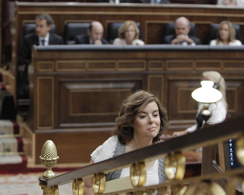 La portavoz del PP en el Congreso, Soraya Sáenz de Santamaría, al comienzo de la segunda jornada
