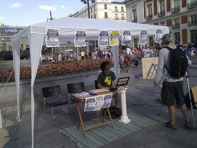 La economía, la política y los derechos sociales centran el debate del 15M