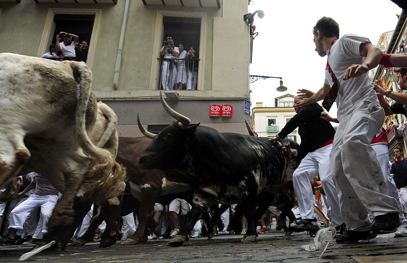 Los morlacos a su paso por Mercaderes
