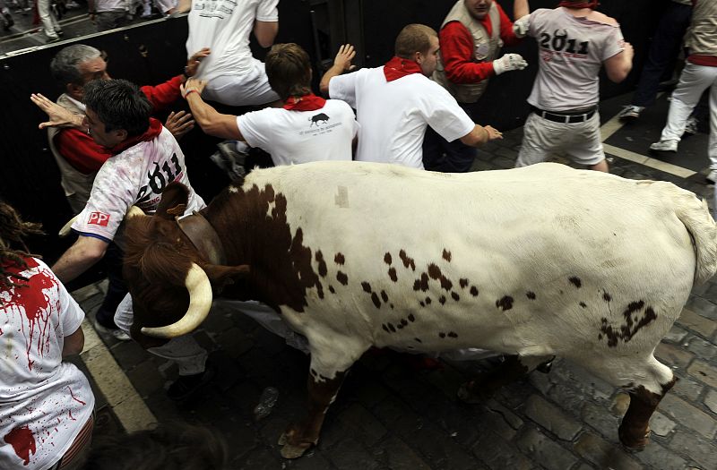 Primer encierro San Fermín 2011