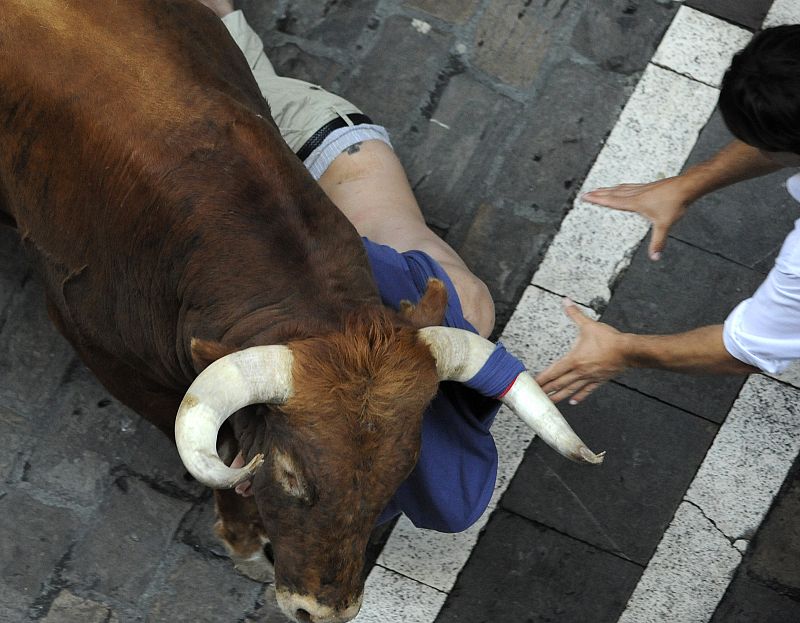 El segundo encierro de San Fermín 2011 ha sido un encierro peligroso