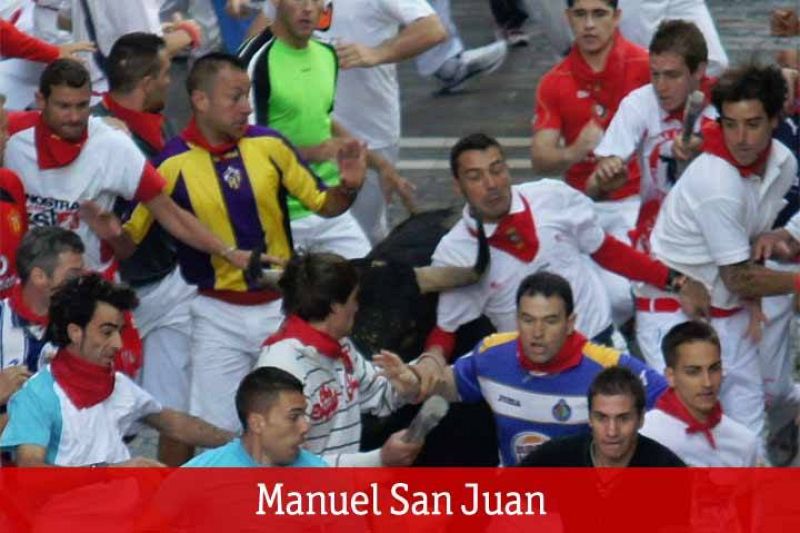 Momento de peligro durante el quinto encierro