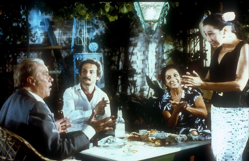 'Juncal' y 'Búfalo', con Merche (Lola Flores) y Rosario (Cristina Hoyos).