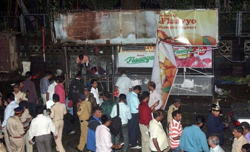 Una de las bombas ha hecho explosión junto a una parada de autobús