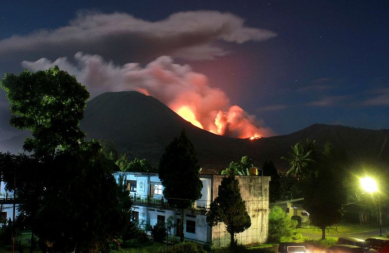 Aumenta significativamente la actividad volcánica en el monte Lokon