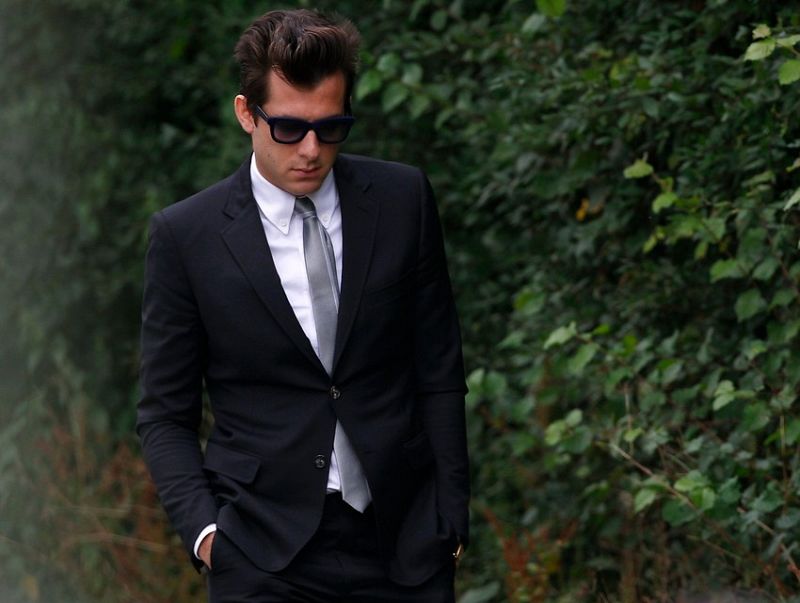 Mark Ronson en el funeral de Amy Winehouse