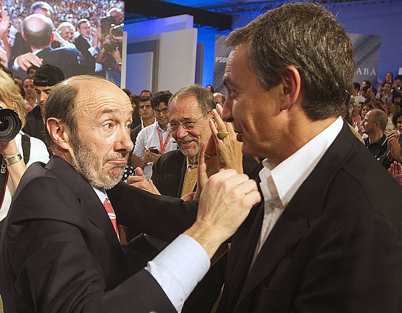 Zapatero el día del prímer discurso de Rubalcaba como candidato oficial a la presidencia