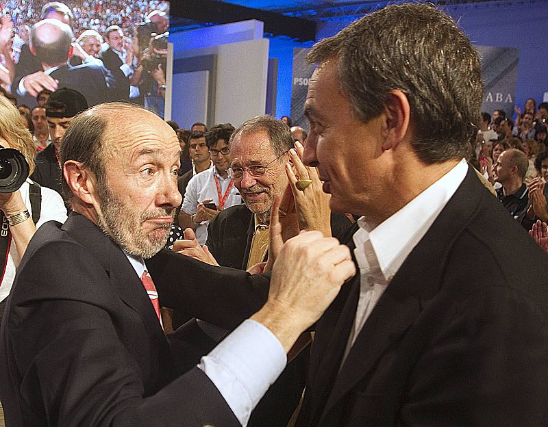 Zapatero el día del prímer discurso de Rubalcaba como candidato oficial a la presidencia