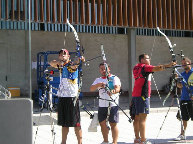  Un arquero en plena concentración antes de disparar la flecha, que saldrá a 180 kilómetros por hora