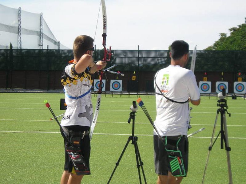  Dos de los ochos arqueros que han llegado a las series clasificatorias