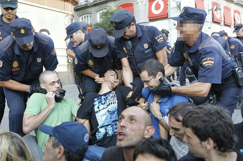 DESALOJO INDIGNADOS EN PUERTA DEL SOL